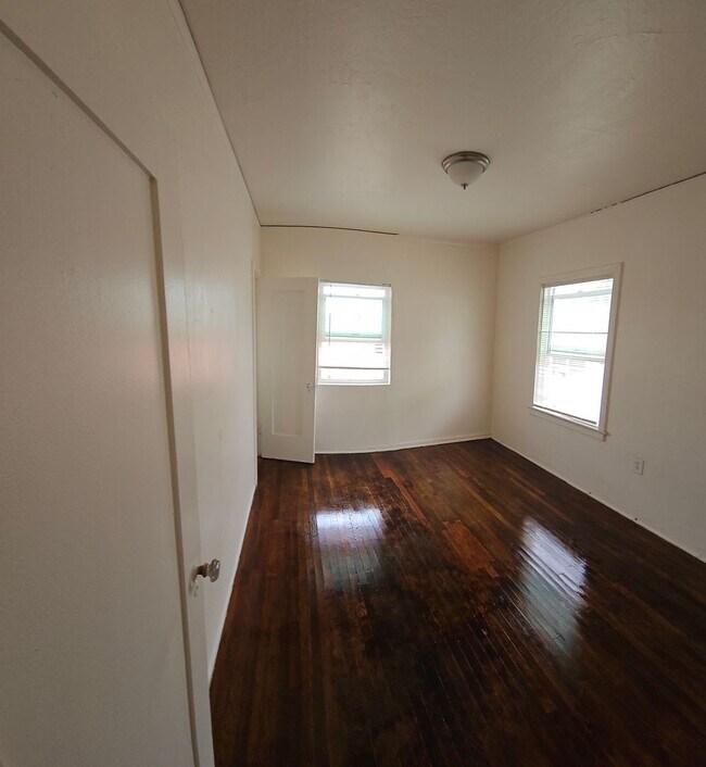 Building Photo - Vintage Spanish Style2 Bedroom in Golden Hill