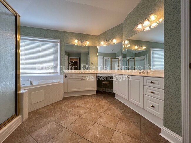 Building Photo - 1460 White Flowers Ln