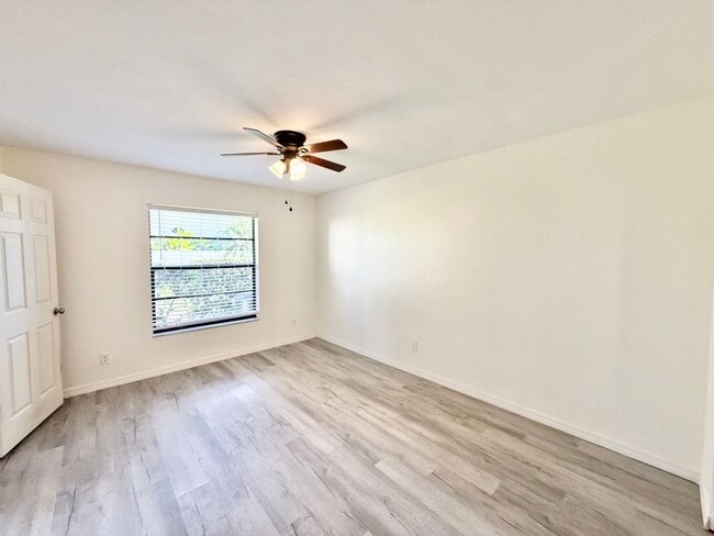 Building Photo - **LELY COUNTRY CLUB** 2 BED + LOFT / 2 BAT...