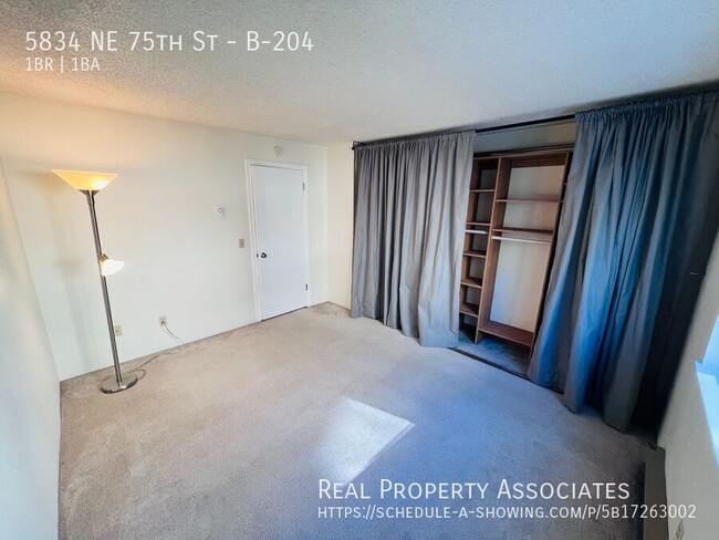 Building Photo - 5834 NE 75th St