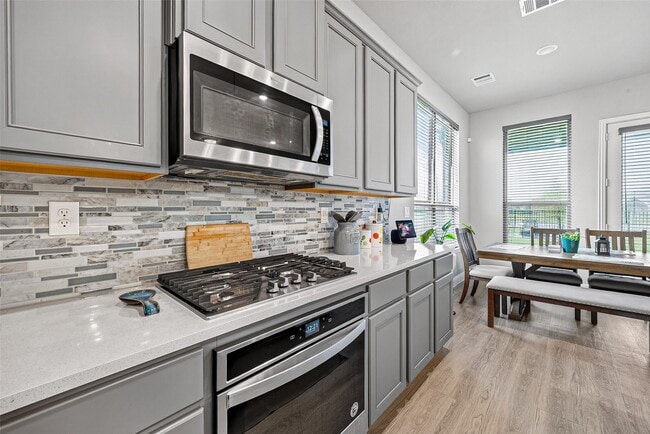 Building Photo - 6506 Tiburon Lakes Dr