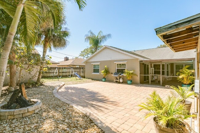 Building Photo - 6385 Banks Ave