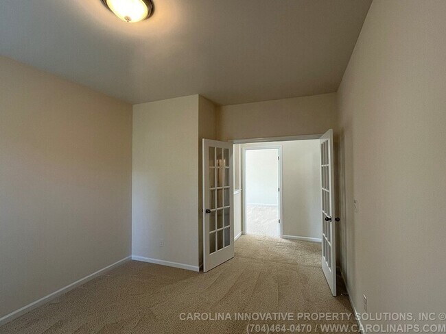 Building Photo - 385 Hawks Creek Pkwy