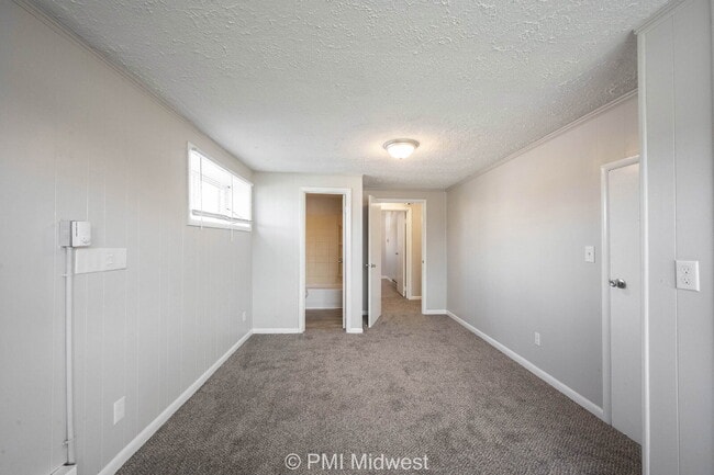 Building Photo - "Charming 1-Bedroom Apartment in Avon with...