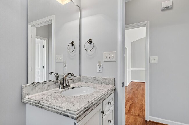 Building Photo - 147 Watersedge Ln