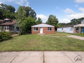 Building Photo - $1300 3 bedroom ranch