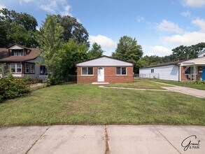 Building Photo - $1450 3 bedroom ranch
