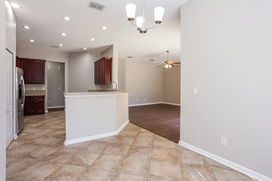 Building Photo - 896 Bonaparte Landing Blvd