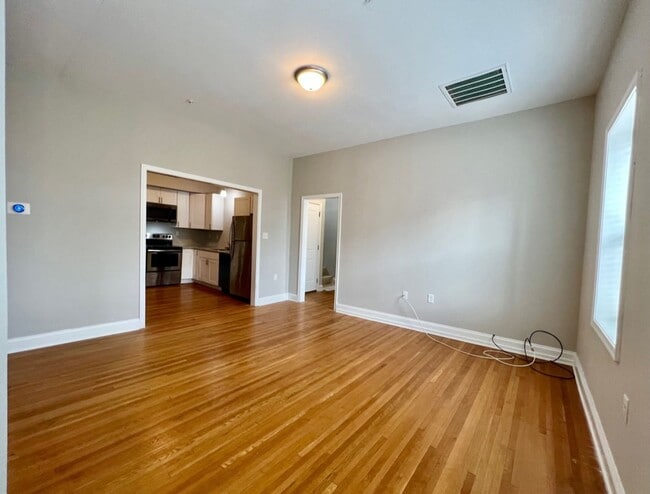 Building Photo - 212 W Burke St