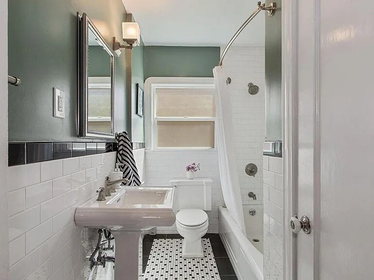 Building Photo - 5875 Picardy Dr
