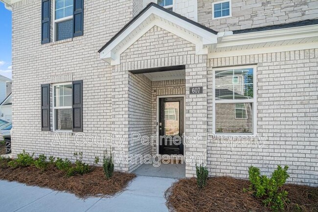 Building Photo - 607 Silver Moon Dr