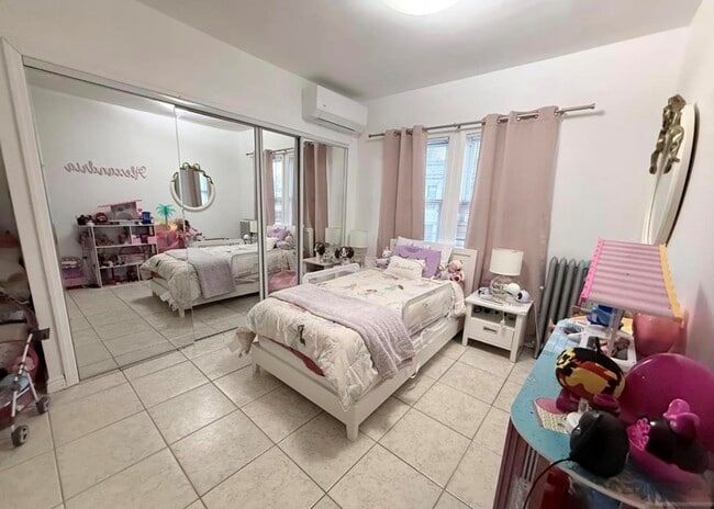 Building Photo - 334 71st St