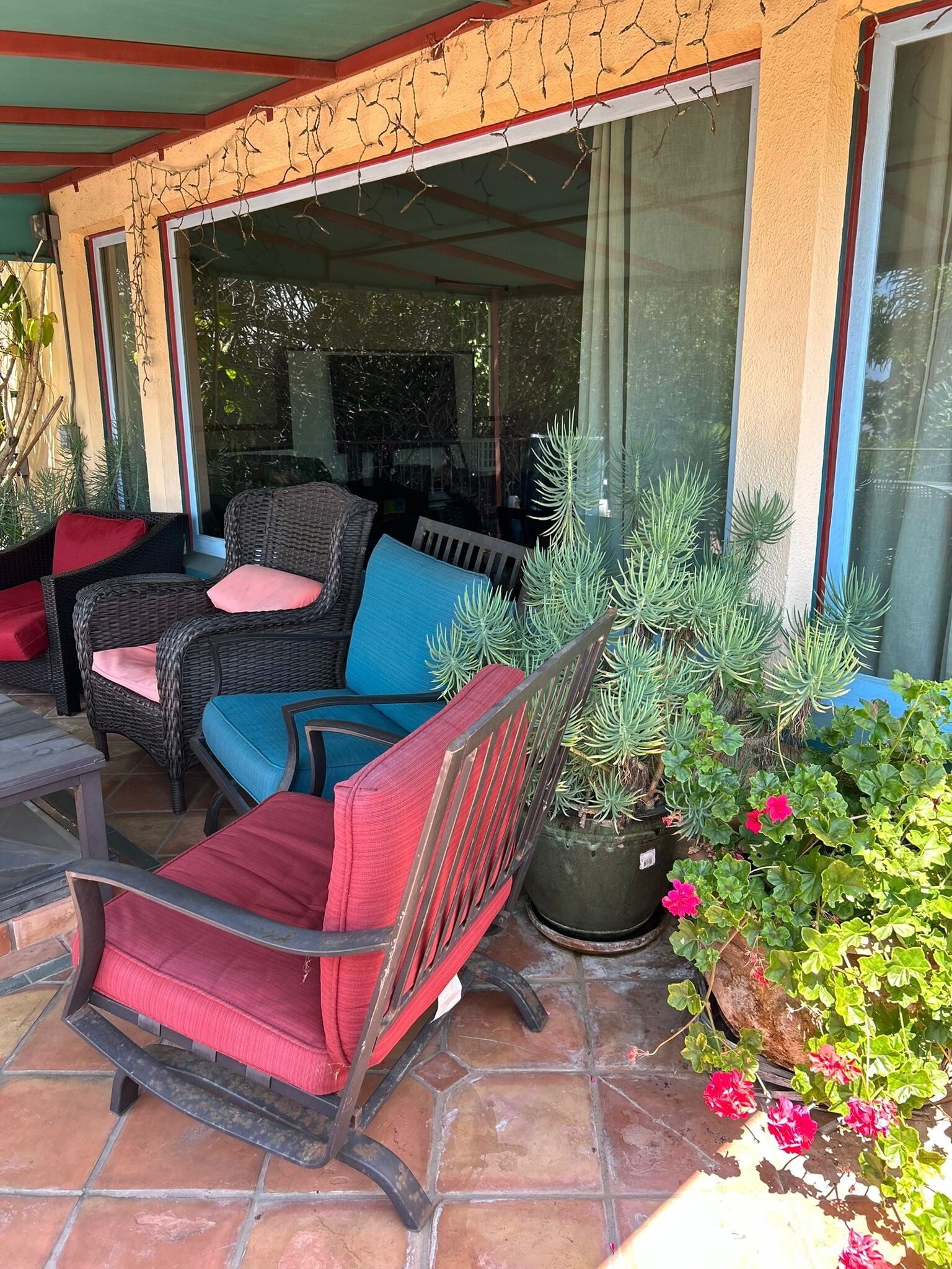 Building Photo - 212 3rd Ave