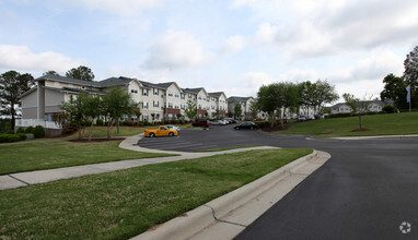 Building Photo - Lakeside Gardens