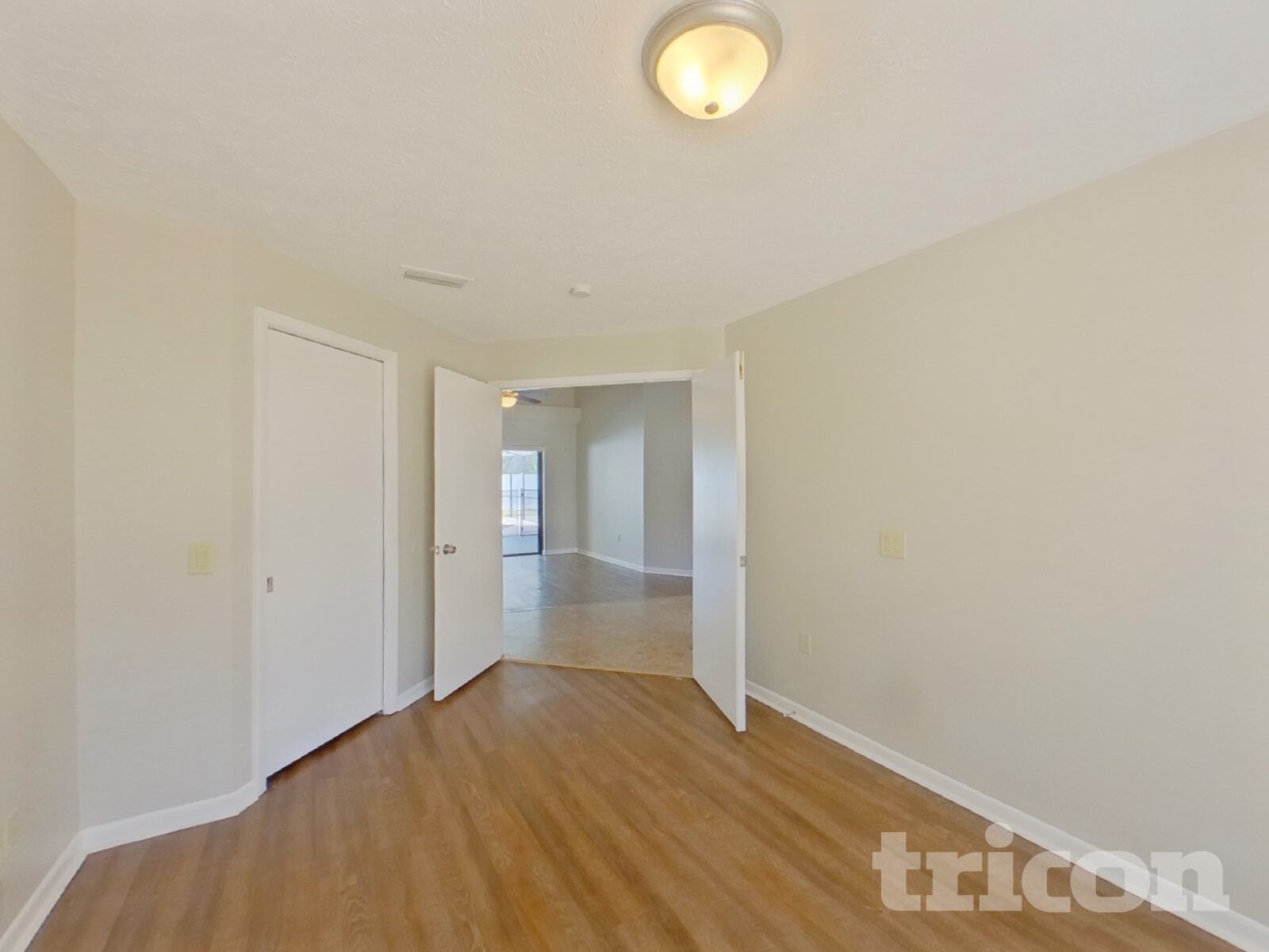 Building Photo - 1808 S Golfview Dr