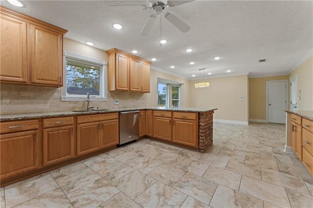 Building Photo - 601 Rue Cannes