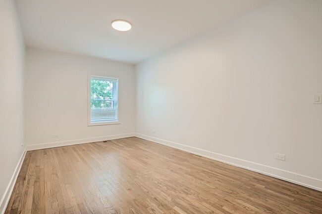 Building Photo - 2602 N Springfield Ave