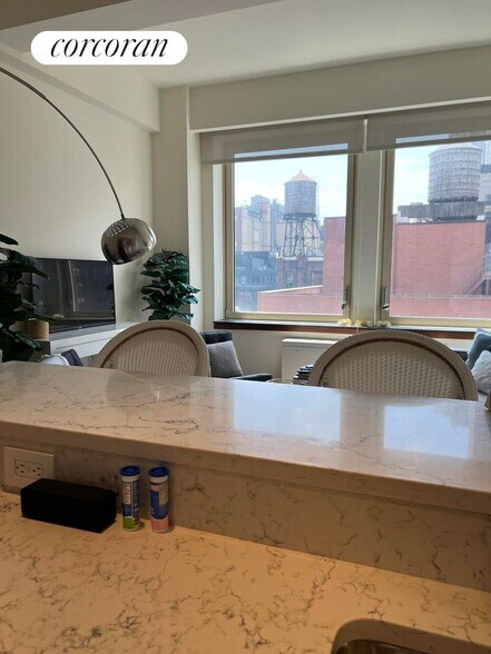 Building Photo - 305 E 63rd St