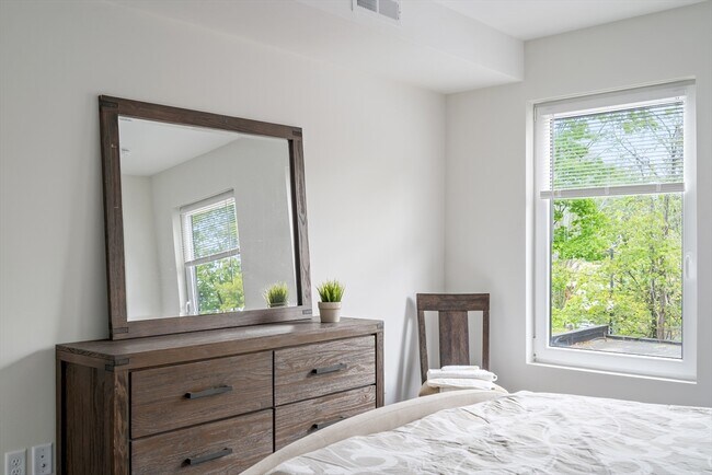 Building Photo - 50 Stedman St