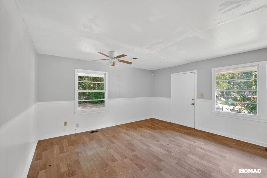 Building Photo - 704 Valleyview Dr