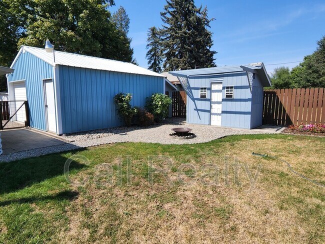 Building Photo - 8809 E Liberty Ave