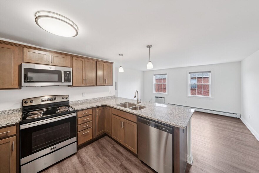 Building Photo - 1357 Millersport Hwy