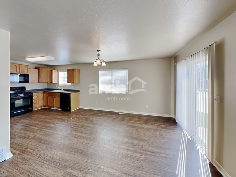 Building Photo - 456 Bountiful Way