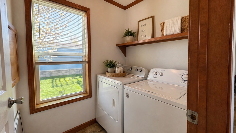 Building Photo - 2028 Mockingbird Pl NW