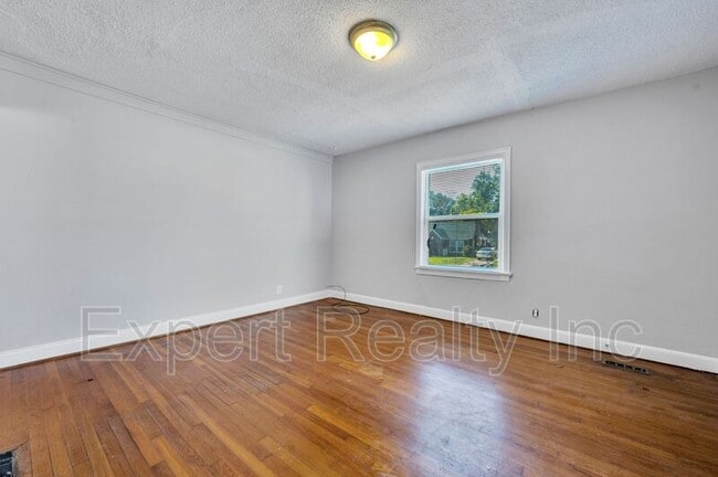 Building Photo - 1620 31st St SW