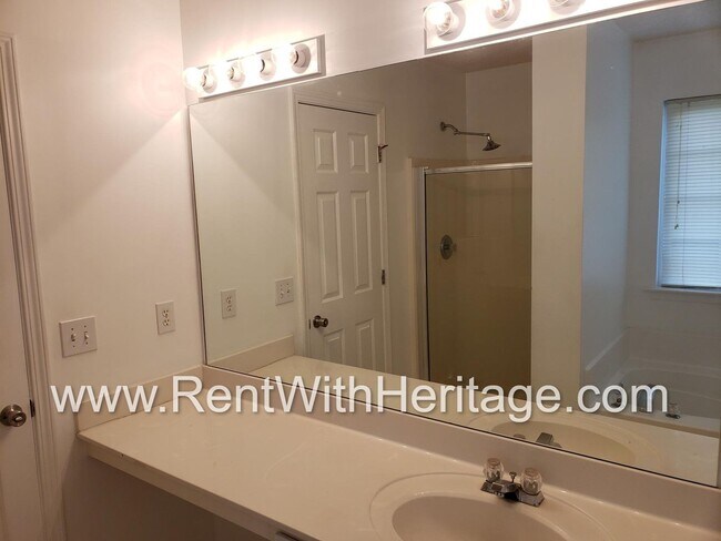 Building Photo - 179 Parkview Ln