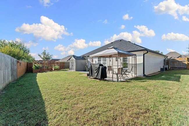 Building Photo - 3409 SW Picasso Blvd