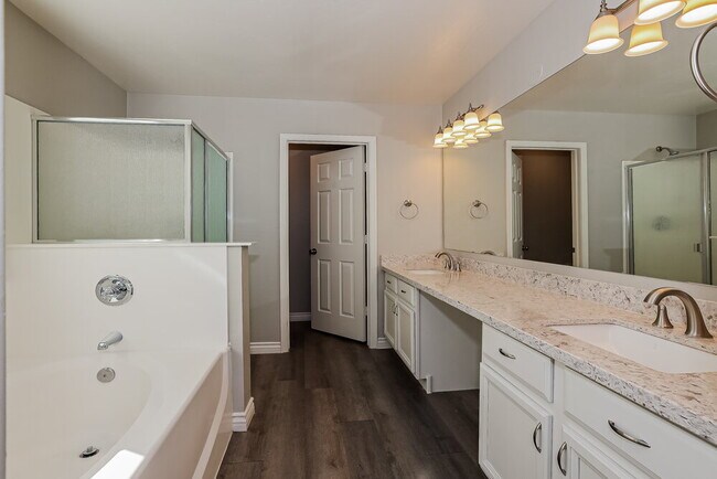 Building Photo - 13429 W Peck Dr