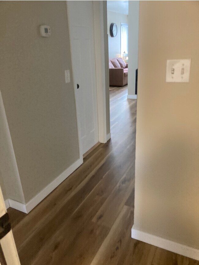 Building Photo - 3323 Bryant Ave S