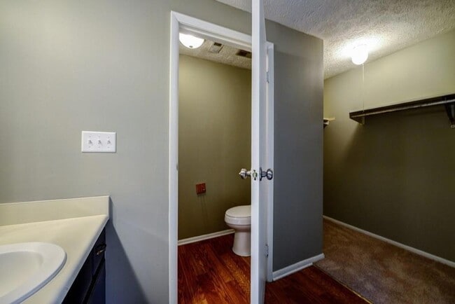 Building Photo - 2887 Royal Path Ct