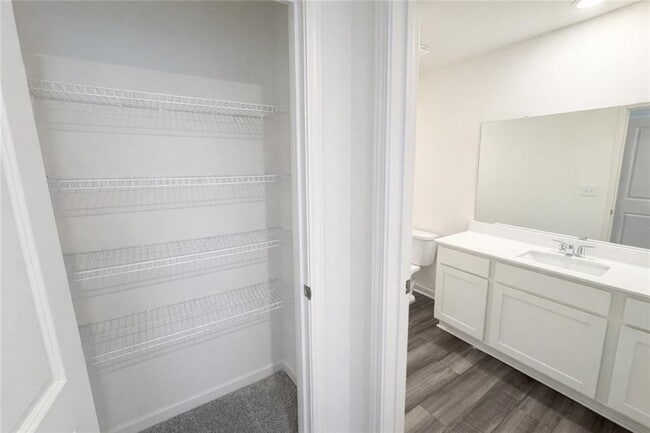 Building Photo - 44 Rowlett Pl