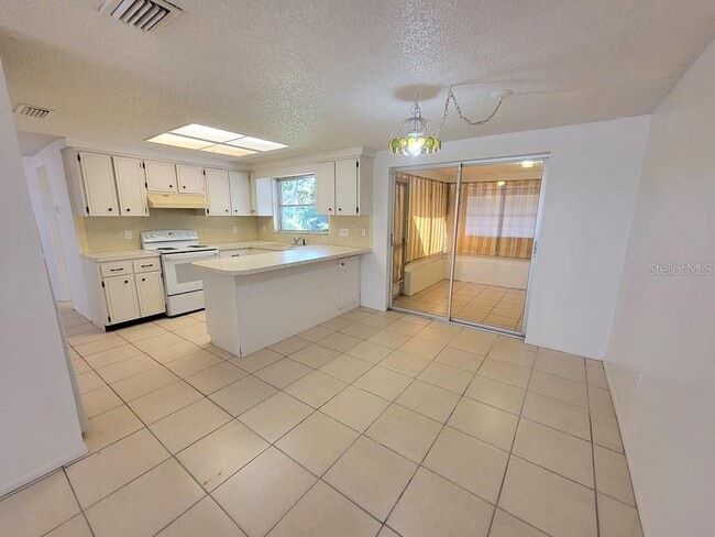 Building Photo - 7221 Stone Rd