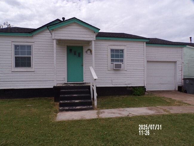 Building Photo - NEW listing-refinished hardwood floors, new laminate and paint throughout