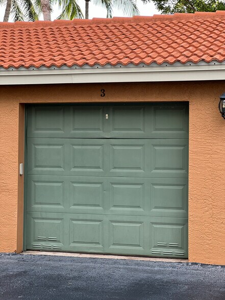Building Photo - 1220 Wildwood Lakes Blvd