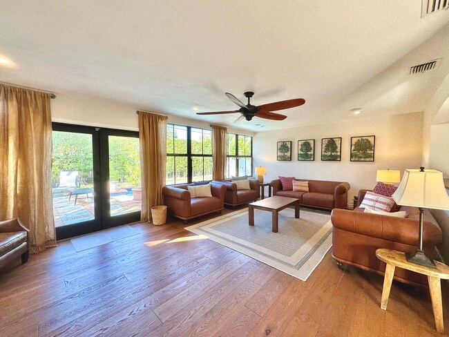 Building Photo - 801 SW 5th St