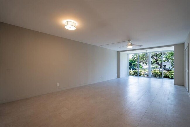 Building Photo - 3175 NE 48th Ct