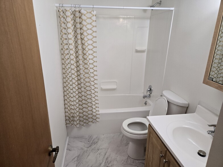 Building Photo - 4849 Grace Rd