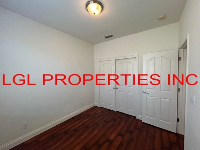 Building Photo - 2826 Maybrook Dr