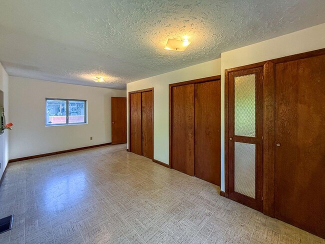 Building Photo - 3006 N Willis Blvd