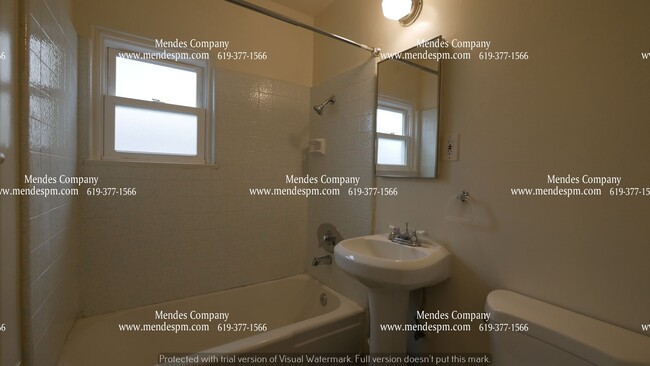 Building Photo - Beautiful 1 bedroom / 1 bathroom Apartment...