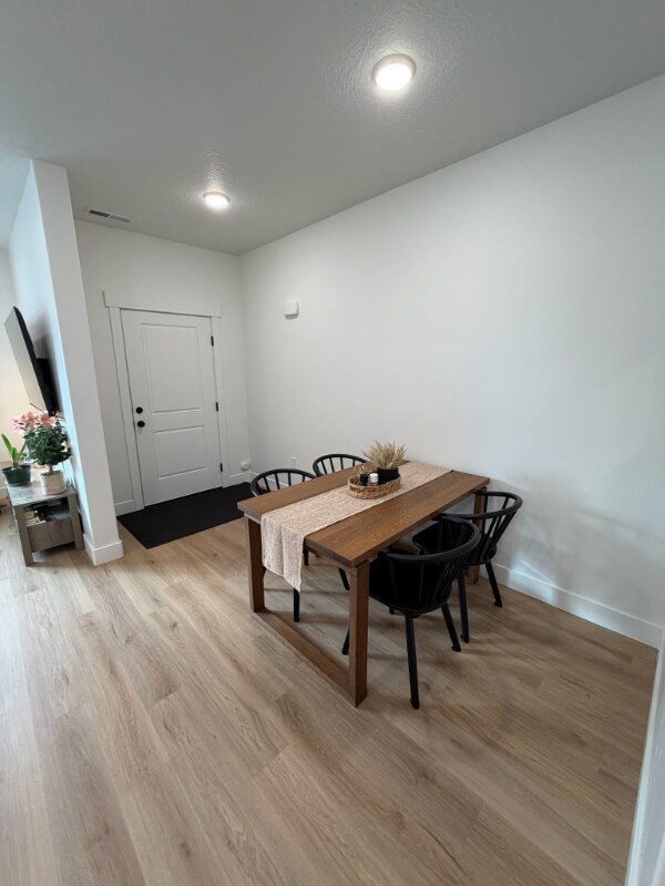 Building Photo - 256 W 710 N