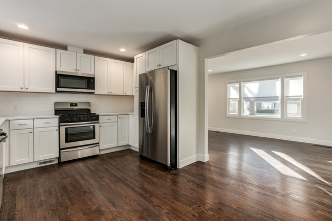 Building Photo - 4732 W 61st Terrace