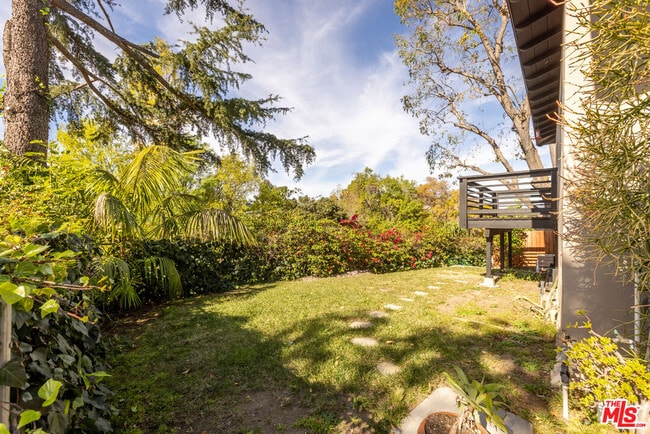 Building Photo - 3424 Primera Ave