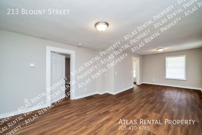 Building Photo - 213 Blount St