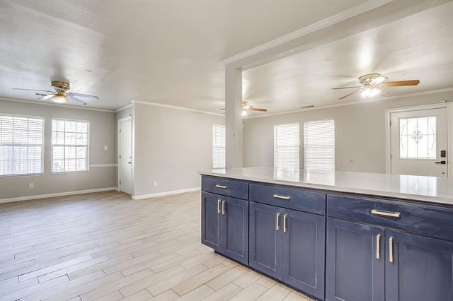 Building Photo - 1633 Trinity View St