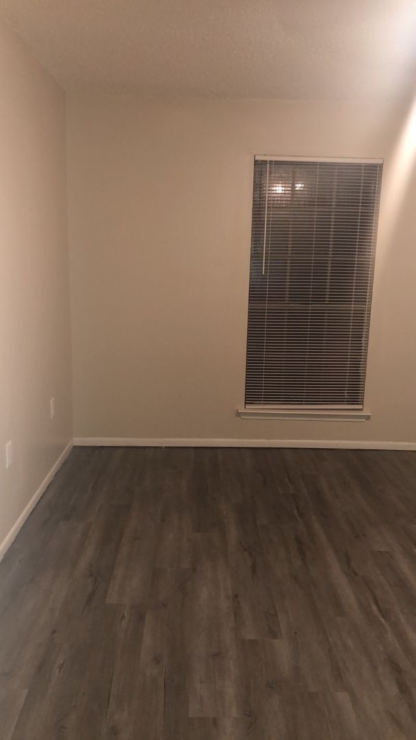 Building Photo - Gonzales area 2BR Units - Starting  at $950